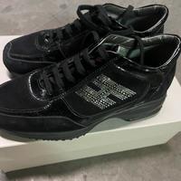 Scarpe nere con strass