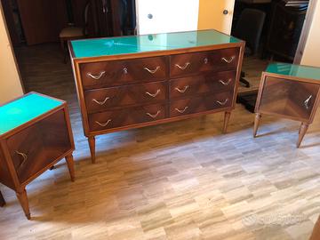 Comò  da camera  con cassettiera e comodini