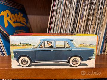 Modellino auto fiat 1300 in latta vintage anni 60