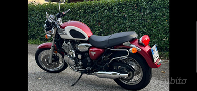 Triumph thunderbird