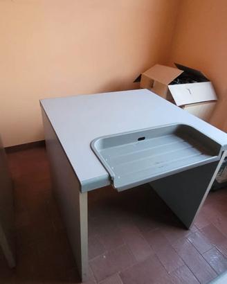MOBILI USATI PER UFFICIO