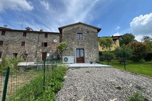 Appartamento di 225 m² con più di 5 locali e box a