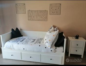 letto divano estendibile con tre cassetti bianco 