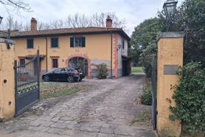 Colonica libera su 4 lati, ristrutturata