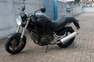 Ducati Monster 750 dark carb