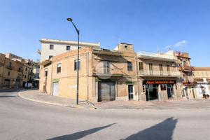 CASA SEMINDIPENDENTE A LUCERA