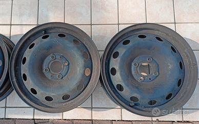 Cerchioni in ferro 4 fori per pneumatici 195/60R15