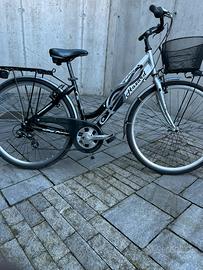 Bicicletta donna 28 in alluminio tutta skimano