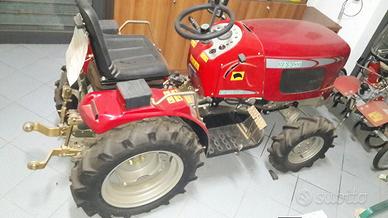 Trattore 4x4 NUOVO Benassi motore Lombardini. 
