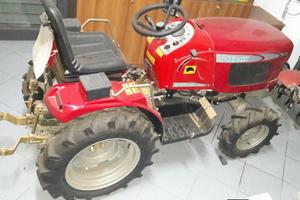 Trattore 4x4 NUOVO Benassi motore Lombardini. 