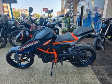 ktm 390 DUKE ANNO 2024 