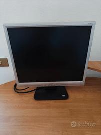 Monitor, tastiera e casse