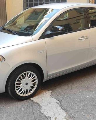 LANCIA Ypsilon 1.2 69 CV 5 porte Gold