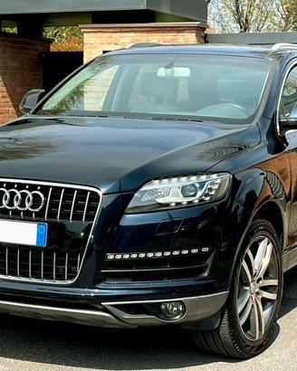 AUDI Q7 3.0D 8m 4x4-EURO 5-Navi,Led-Garanzia-2012