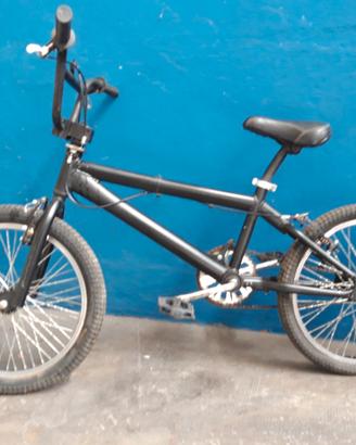 Bicicletta freestyle 