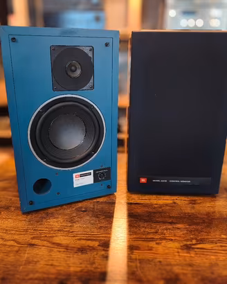 JBL 4301b