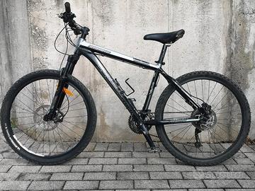 bicicletta mountain bike