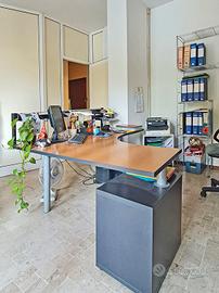 Scrivania angolare professionale 160x160 sagomata