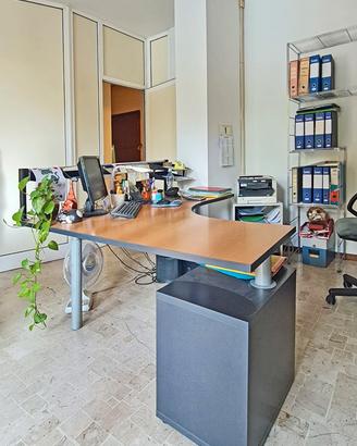 Scrivania angolare professionale 160x160 sagomata