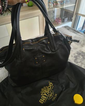 Borsa Bayside84