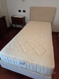 Letto singolo di alta qualità con materasso – €260