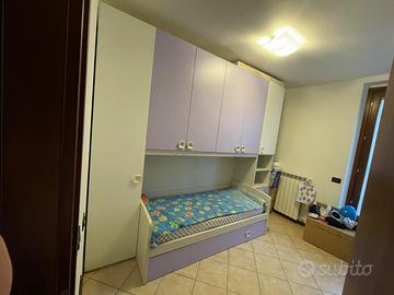 Camera bambina in buone condizioni
