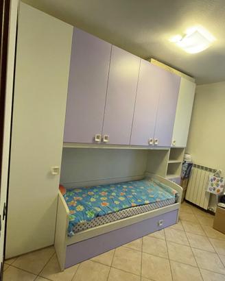 Camera bambina in buone condizioni