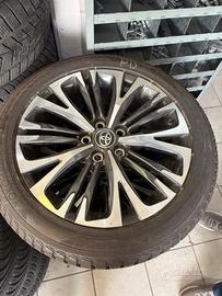Set 4 Cerchioni Yaris Cross + Gomme