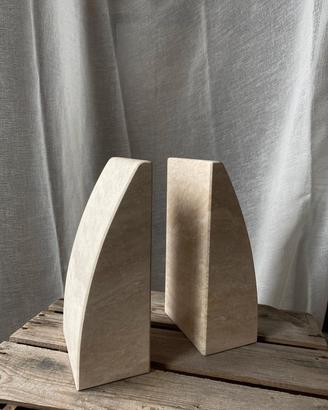 Reggilibri in Travertino naturale levigato 