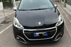 Peugeot 208 benzina