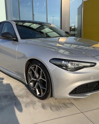 ALFA ROMEO Giulia 2.2 Turbodiesel 160 CV AT8 B-T