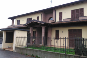 Appartamento bilocale con box e balconi