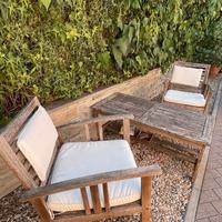 set da giardino in legno, sedie e tavoli