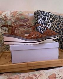 Sandali zeppa in pelle Lora Ferres