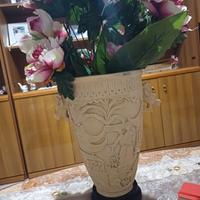 vaso cinese in resina vintage