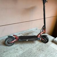 monopattino eletrico funzionante