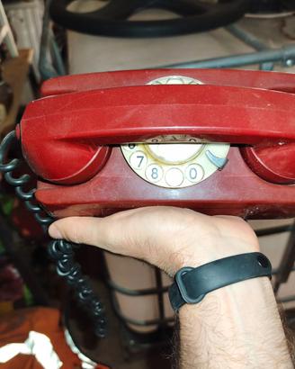 Telefono vintage rosso