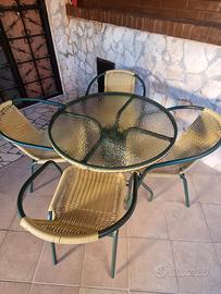 tavolino e sedie  da giardino 