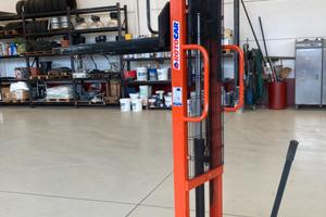 Transpallett Elevatore