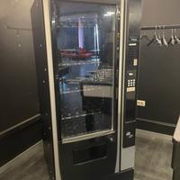 Distributore automatico snack