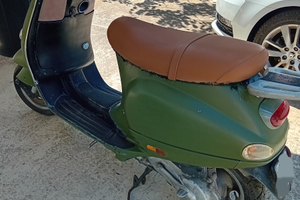 Vespa scooter 50