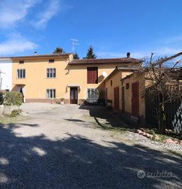 PORZIONE DI BIFAMILIARE A CASTELBELFORTE