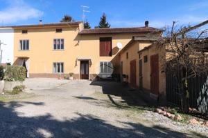 PORZIONE DI BIFAMILIARE A CASTELBELFORTE