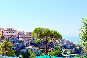 4 LOCALI A VIETRI SUL MARE