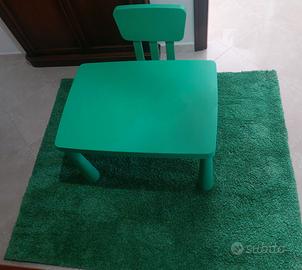 Tavolino, sedia e tappeto IKEA