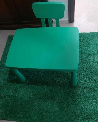 Tavolino, sedia e tappeto IKEA