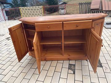 Mobile in legno massiccio