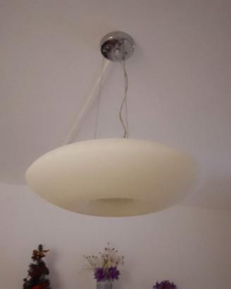 Lampadario moderno per salone in vetro satinato