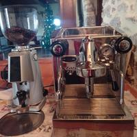 Macchina da caffè professionale con macinino 