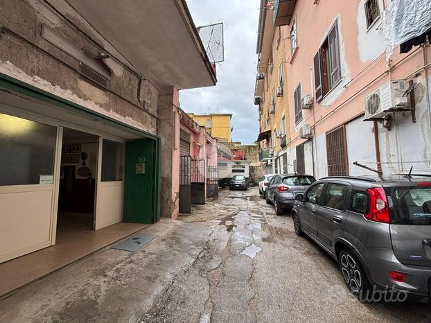 LABORATORIO A NAPOLI